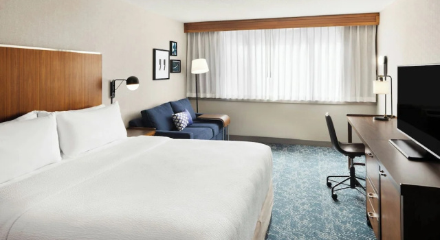 Двухместный номер Standard Four Points by Sheraton Halifax