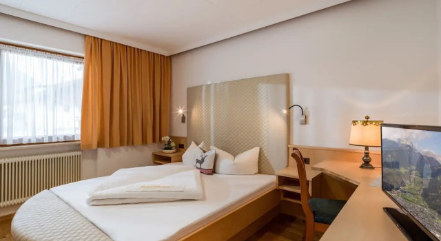 Hotel Viktoria & Landhaus Joggl, Забронировать Отель Отели Майрхофен 3 звезды, рядом с Конгресс-центр Europahaus, 3*