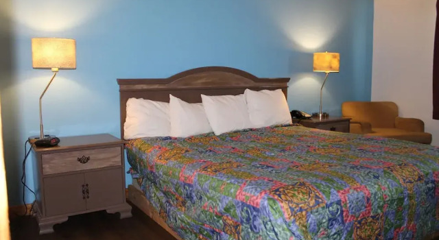 Номер Standard Wyatt Earp Hotel