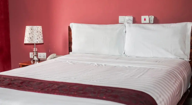 Triple Hill Hotel