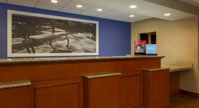 Hampton Inn & Suites West Haven, Забронировать Отель Нью-Хейвен штат Коннектикут