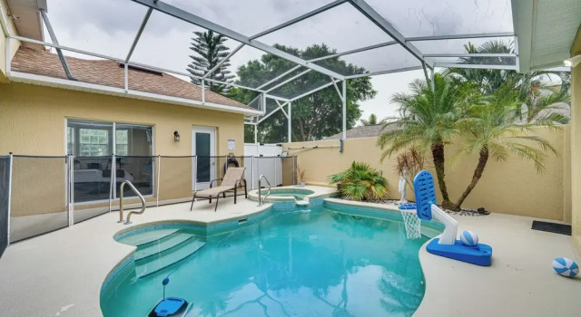 Коттедж Game Room, Pool & Spa: Disney Area Getaway!