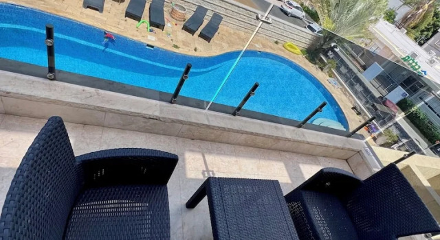 Номер Royal Grace Holon Villa & Pool