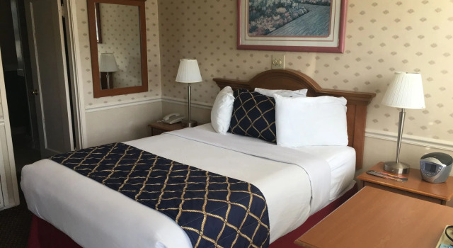 The Palomar Inn