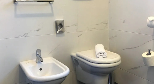 Трёхместный семейный номер Standard с балконом Hotel Villa Rosa