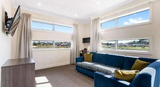 Четырёхместный люкс с балконом Comfort Inn & Suites Warragul