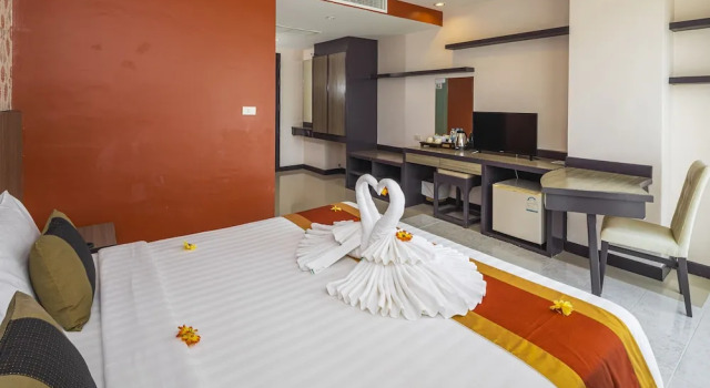 Номер Deluxe с видом на город Bellevue Ocean Patong