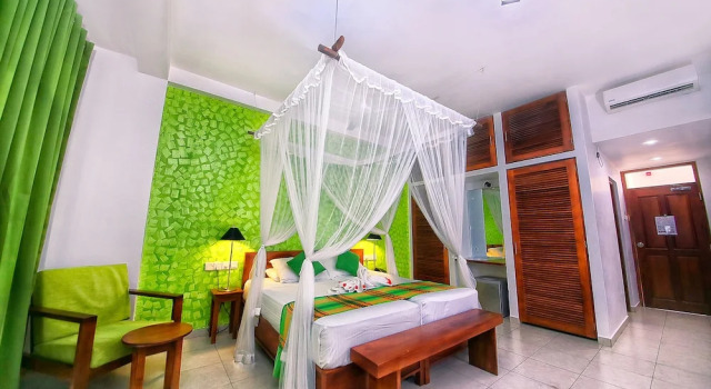 Номер Deluxe с балконом Rockside Beach Resort
