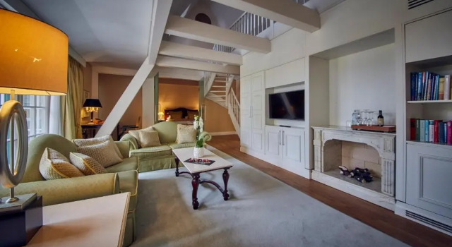 Люкс Дуплекс Falkensteiner Schlosshotel Velden   The Leading Hotels of the World