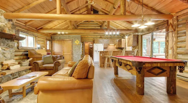 Scenic Montana Cabin Rental ~ 1 Mi to Yellowstone!