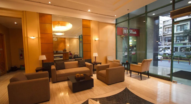 Robinsons Studio W Balcony Rpr02, Забронировать Отель Эрмита 