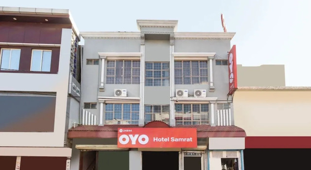 Oyo 24844 Hotel Samrat, Забронировать Отель Отели штата Махараштры 3 звезды, 3*