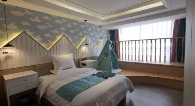 Люкс Huazhong Hotel
