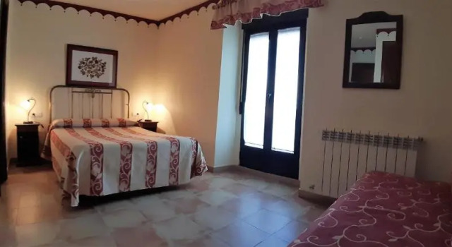 Трёхместный номер Standard с балконом и с красивым видом из окна La Casa del Regidor Hotel Rural Fermoselle