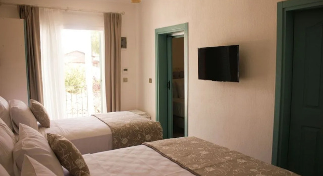 Avlu Alacati Butik Otel