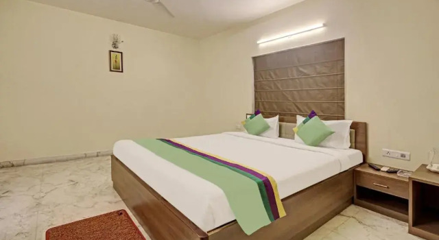 Номер Deluxe Treebo Sreemaa Newtown Near Biswa Bangla Gate