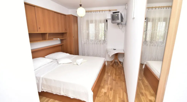 Rooms Tom, Rezervovat Hotel Hotely v Krk se snídaní, Snídaně