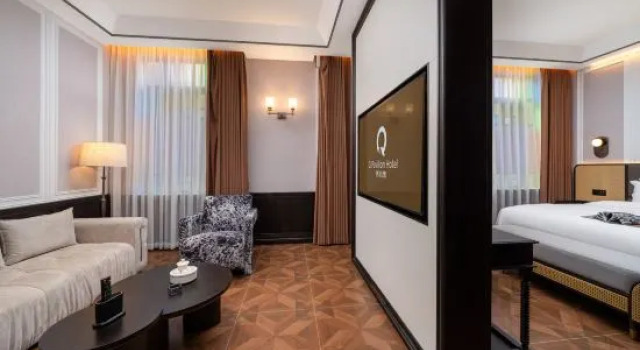 Люкс Premier Q.Pavilion Hotel