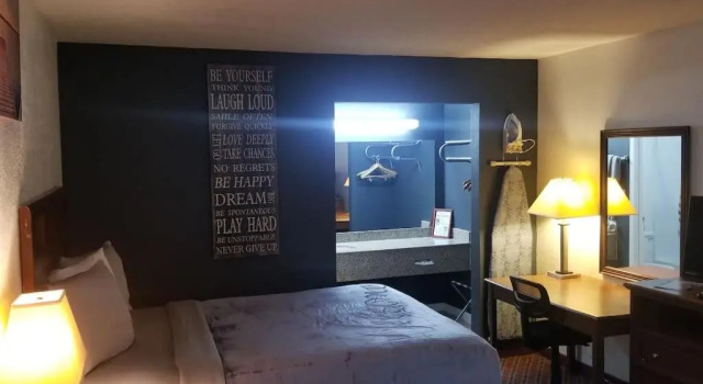Апартаменты c 1 комнатой OSU 2 Queens WI-FI Hotel 226 Booking