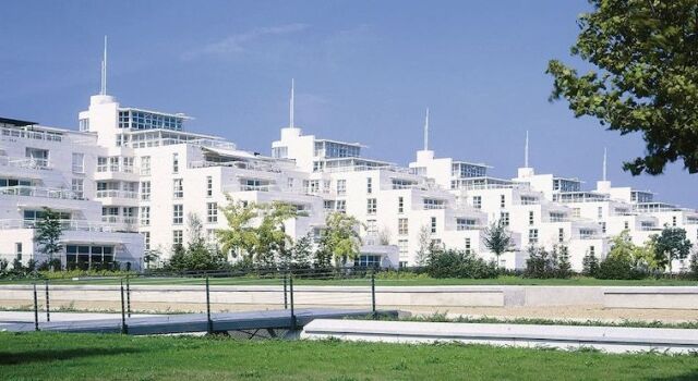Nice and private rooms, Забронировать Гостевой дом Отели Лондона с парковкой, рядом с Парк барьера Темзы, Парковка