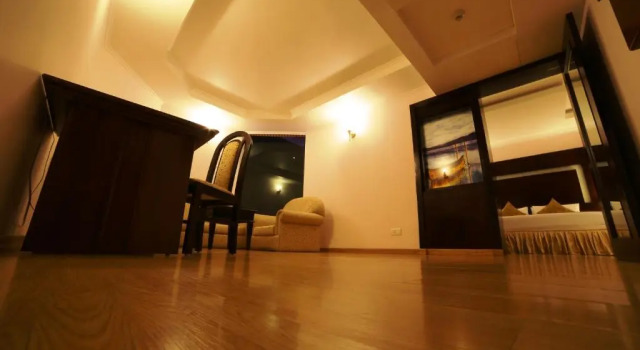 Люкс Executive Отель Коллама The Quilon Beach and Convention Center