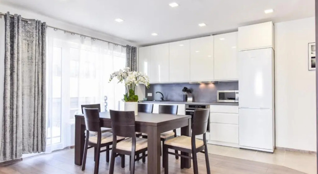 Amber - Luxury Two Bedroom Apartment, Boek Appartement Hotels in Klaipėda met zwembad, Zwembad