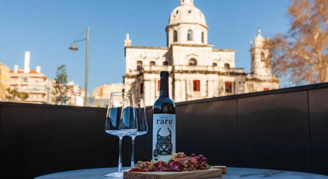 Люкс Wine & Books Lisboa Hotel
