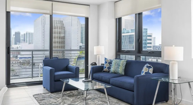 Апартаменты Luxury с 2 комнатами Bluebird Suites Downtown Brickell