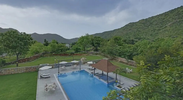 The Hunting Lodge - Luxury Resort in Udaipur, Забронировать Отель Отели штата Раджастхана с бассейном, Бассейн