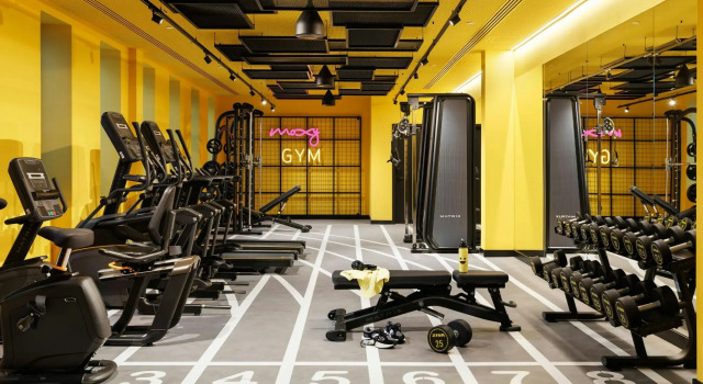 Moxy Alfragide Lisboa, Rezerwuj Hotel Hotele w Amadora z basenem, Basen