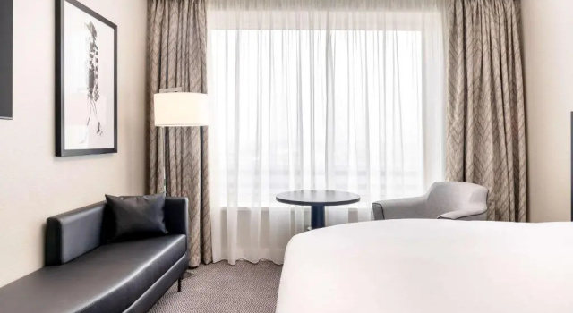 Двухместный номер Superior with Runway View Sofitel London Gatwick