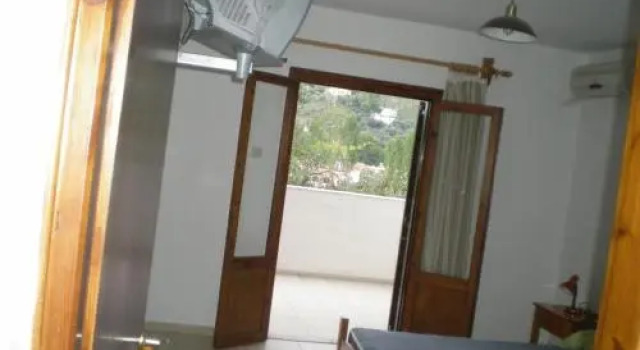 Kirimis Studios, Prenota Hotel Troulos 