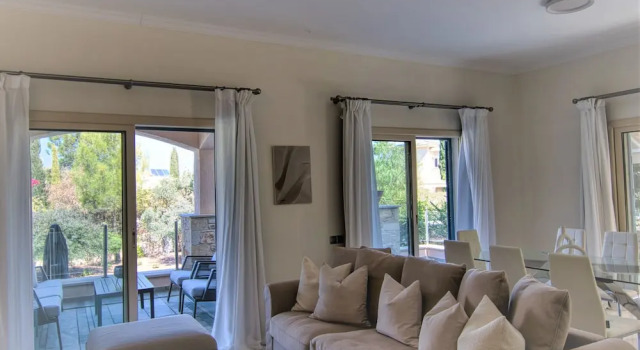Вилла Luxury Phaedrus Living: Amorosa 13 Beachside Villa
