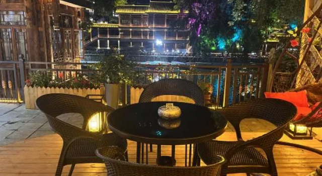 Beautiful Scenery Courtyard Riverside Homestay, Rezerwuj Hotel Xiangxi Hunan