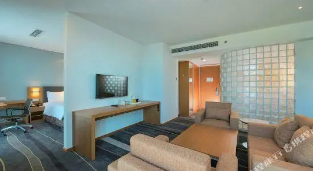 Люкс Superior Holiday Inn Express Handan East by IHG