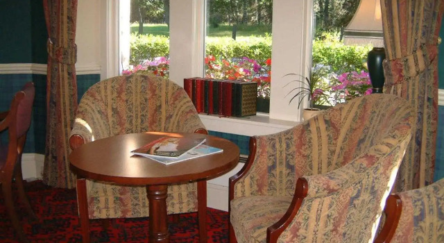 Loch Kinord Hotel