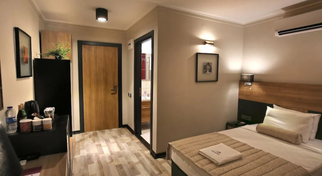 Standardowy dwuosobowy pokój i balkonem Kalevera Hotel