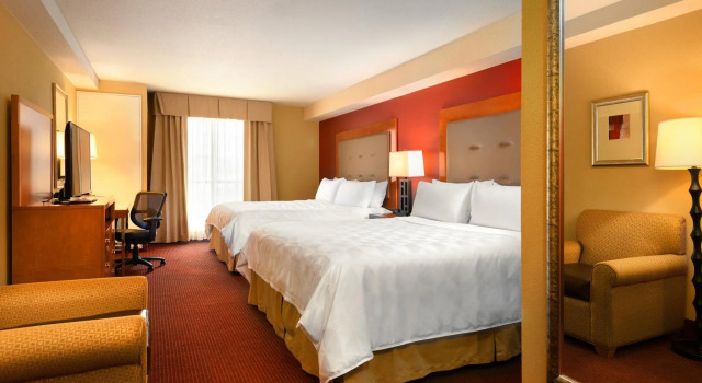 Четырёхместный номер Standard Holiday Inn & Suites Oakland - Airport by IHG
