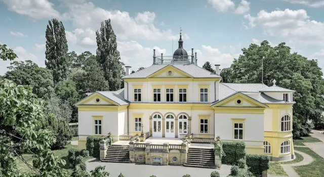 Zámek Dobřenice, Reserva ahora Bed & breakfast Hoteles de 4 estrellas en Dobřenice, 4*