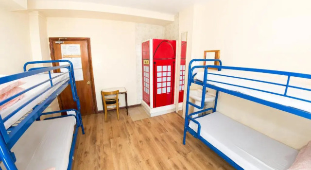 Кровать в общем номере Kensal Green Backpackers 1