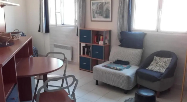 22 Place Saint-Roch