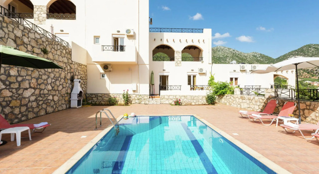 Villa on Hillside, Private Pool, Fantastic Views to bay of Bali and Mountains