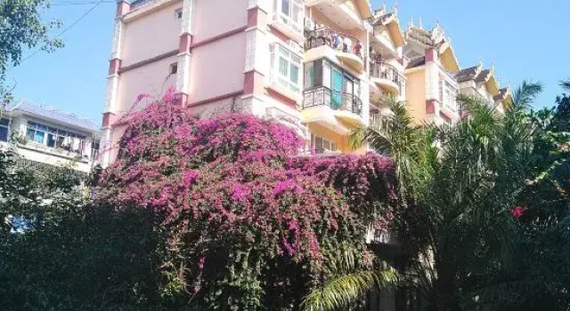 Xishuang Banna Jinglan Inn New, Buchen Sie Hotel Hotels in Yunnan mit Parkplatz, Parkplätze
