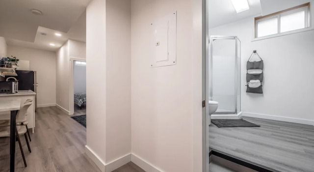 Spacious Newly Renovated 1 Bedroom Suite, Rezervovat Apartmán Apartmány v Bedford, Apartmán
