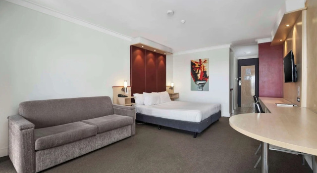 Habitación Superior con balcón y con vista al río Metro Hotel Perth