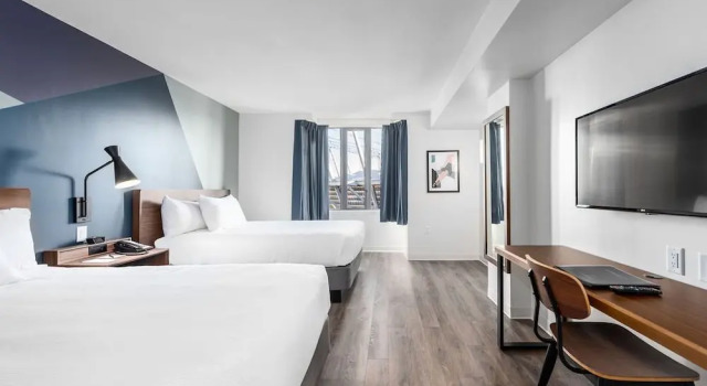 Четырёхместный номер Superior Hotel Willo - previously known YWCA Hotel