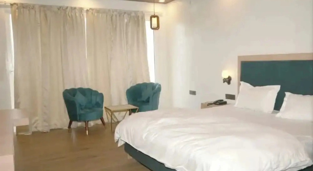 Oak Mount, Varaa Huoneistohotelli Hotellit Uttarakhand pysäköinnillä, Pysäköinti