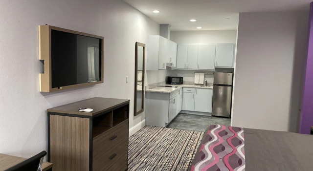 Студия Deluxe Palace Inn Crosby