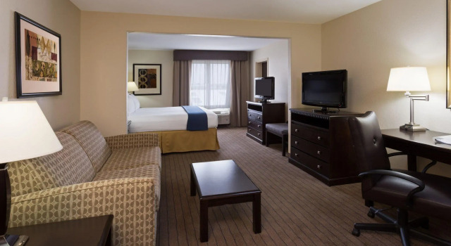 Двухместный люкс c 1 комнатой Holiday Inn Express & Suites Moultrie by IHG