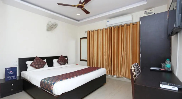 Номер Deluxe Hotel Sahu Near Kashi Vishwanath Temple Gate